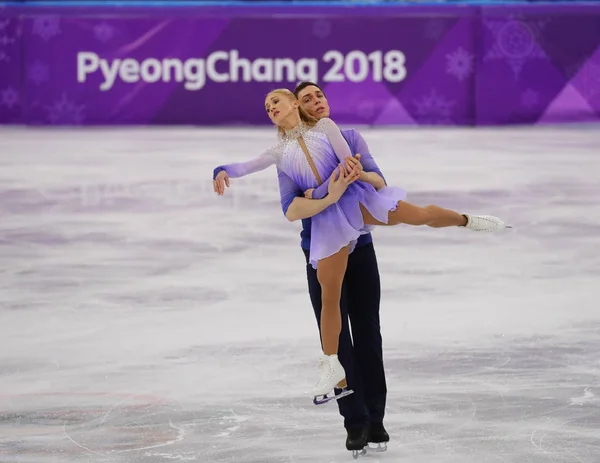 Gangneung Jižní Korea Února 2018 Olympic Champions Aljona Savchenko Bruno — Stock fotografie