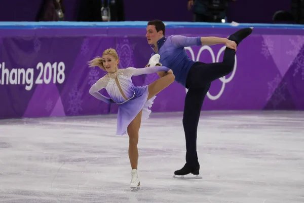 2018 올림픽 챔피언 Aljona 독일의 브루노 Massot에는 스케이트 스케이팅 아이스 — 스톡 사진