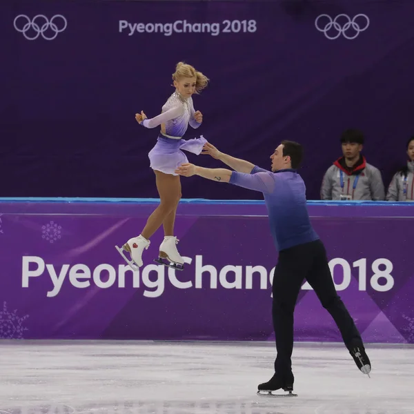 2018 올림픽 챔피언 Aljona 독일의 브루노 Massot에는 스케이트 스케이팅 아이스 — 스톡 사진