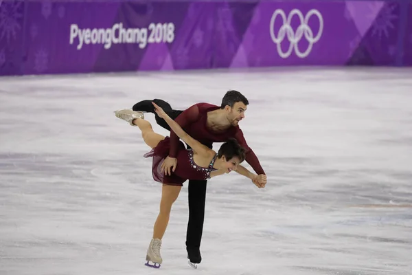 대한민국 2018 메달리스트 Meagan 캐나다의 드에는 스케이트 스케이팅 아이스 링크에서 — 스톡 사진