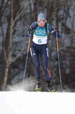 Pyeongchang, Güney Kore - 15 Şubat 2018: Anastasiya Kuzmina Slovakya'nın rekabet Biatlon içinde kadınlar'ın Olimpiyat Şampiyonu 15km bireysel 2018 Kış Olimpiyatları'nda Alpensia Biatlon Merkezi
