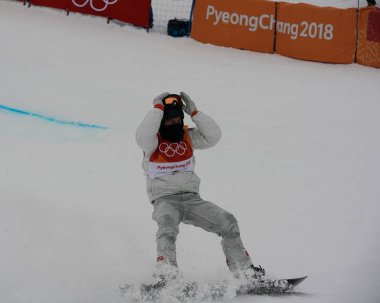 Pyeongchang, Güney Kore - 14 Şubat 2018: Olimpiyat Şampiyonu Shaun White Amerika Birleşik Devletleri'nin yarışmaktadır erkekler snowboard halfpipe Phoenix kar Park 2018 Kış Olimpiyatları final içinde