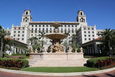 Palm Beach, Florida - 21 Mart 2018: The Breakers Palm Beach tarihi otel. Ayırıcılarını Palm Beach olduğunu bir tarihi, 538 Oda, İtalyan Rönesans stilindeki otel, Palm Beach, Florida, Amerika Birleşik Devletleri.