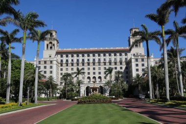 Palm Beach, Florida - 21 Mart 2018: The Breakers Palm Beach tarihi otel. Ayırıcılarını Palm Beach olduğunu bir tarihi, 538 Oda, İtalyan Rönesans stilindeki otel, Palm Beach, Florida, Amerika Birleşik Devletleri.