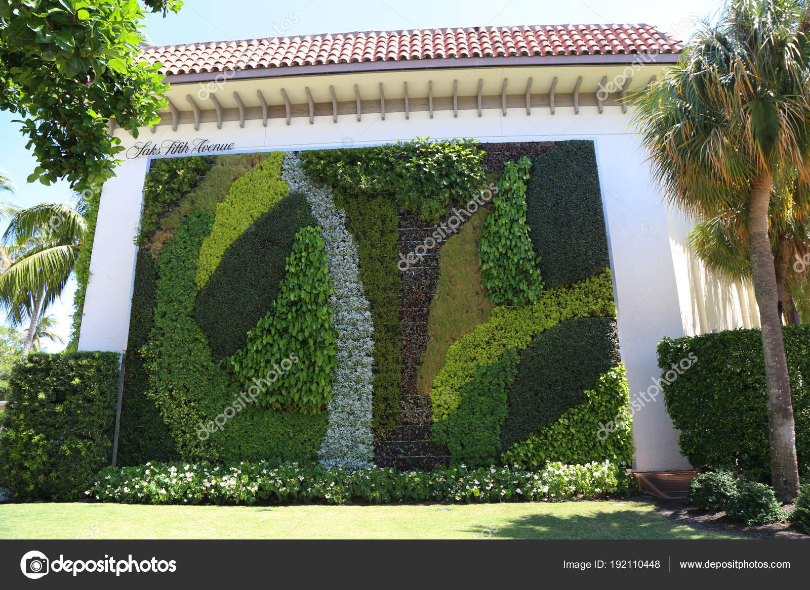 Palm Beach Florida March 2018 Living Wall Saks Fifth Avenue