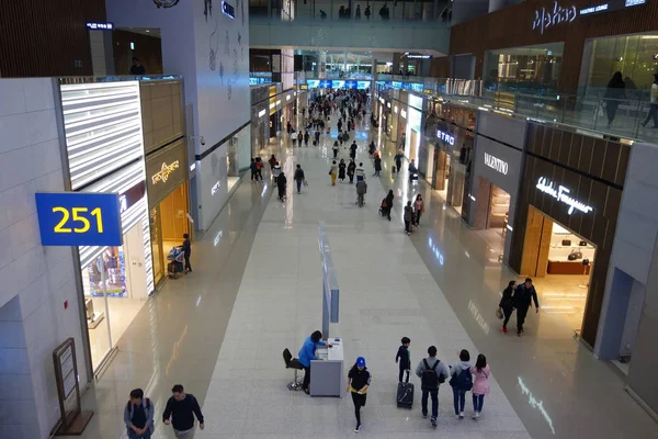 2018年2月19日 在韩国首尔仁川国际机场2号航站楼内 — 图库照片