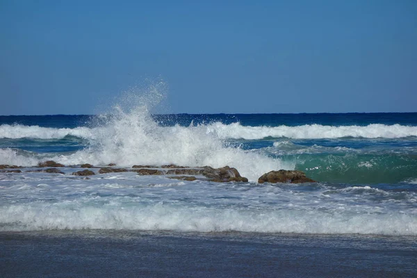 Kıyıda Çökmesini Dalga — Stok fotoğraf
