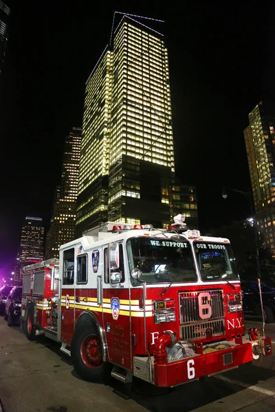 Nueva York Octubre 2017 Fdny Engine Bajo Manhattan Nueva York —  Fotos de Stock