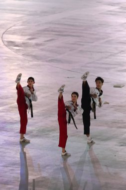 PYEONGCHANG, Güney Kore - 9 Şubat 2018: Pyeongchang Olimpiyat Stadyumu 'ndaki Pyeongchang 2018 Olimpiyat Kış Oyunları' ndaki açılış töreninden önce Kuzey-Güney tekvando takımı sahne aldı.