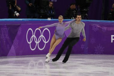 Tarihleri, Güney Kore - 15 Şubat 2018: Alexa Scimeca Knierim ve Chris Knierim Amerika Birleşik Devletleri'nin çift paten ücretsiz Program 2018 Kış Olimpiyat Oyunları'nda gerçekleştirmek
