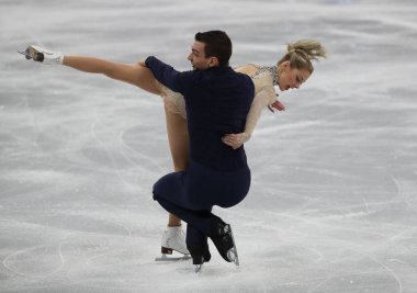 Tarihleri, Güney Kore - 9 Şubat 2018: Alexa Scimeca Knierim ve Chris Knierim Amerika Birleşik Devletleri takım olay çifti pateni kısa programı 2018 Kış Olimpiyat Oyunları'nda gerçekleştirmek