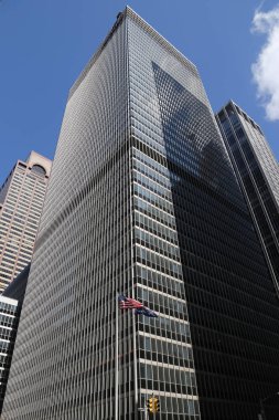 New York - 26 Nisan 2018: 6 avenue veya Avenue Amerika Manhattan gökdelenler