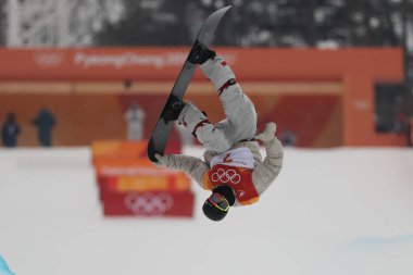 Pyeongchang, Güney Kore - 14 Şubat 2018: Jake Pates Amerika Birleşik Devletleri'nin erkekler snowboard halfpipe son 2018 Kış Olimpiyatları'nda Phoeinix kar Park içinde rekabet