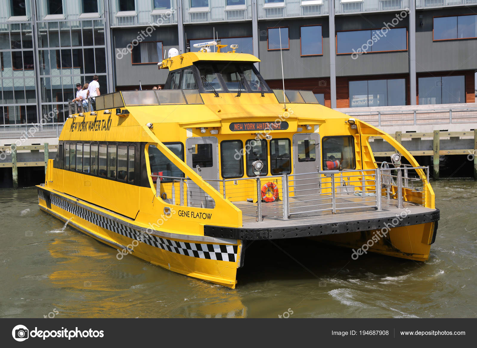 New York City May 2018 New York City Water Taxi Stock Editorial Photo