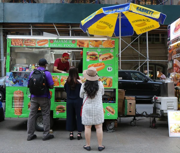 New York Mai 2018 Einkaufswagen Für Streetfood Verkäufer Manhattan Gibt — Stockfoto