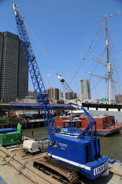 New York Mai 2018 Der Gliederbandbagger Pier Seehafen South Street — Stockfoto