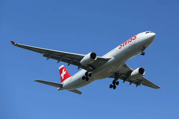 New York May 2018 Swiss Air Airbus A330 Descending Landing — Stock Photo, Image