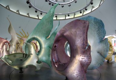 New York - 15 Mayıs 2016: Devlet sanat Seaglass Carousel aşağı Manhattan Pil Park'ta. 30 büyük featuring bir yeni, state-of--art atlıkarınca Pil Park'ta Işıksaçan balık açtı