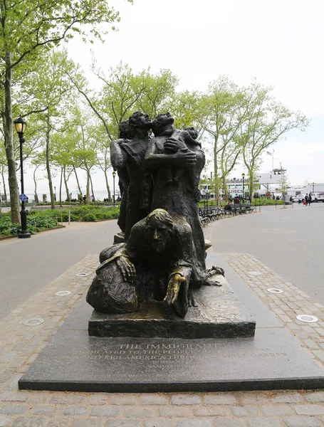 New York May 2018 Immigrants Memorial Statue Battery Park Created — Stock Photo, Image