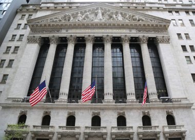 New York - 10 Mayıs 2018: New York Stock Exchange Manhattan. Dünyanın en büyük Menkul Kıymetler Borsası tarafından piyasa bize 16.613 trilyon dolar Mayıs 2013 itibariyle listelenen şirketlerinden gereğidir