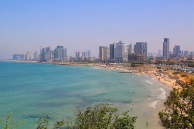 Tel Aviv, İsrail - 29 Nisan 2017: Tel Aviv kıyı şeridi Yafa'nın eski şehir içinde gözlem güverteden görünümünü