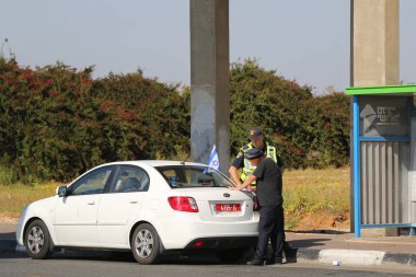 Tel Aviv, İsrail - 29 Nisan 2017: İsrail polis, Tel Aviv, İsrail güvenlik sağlar.