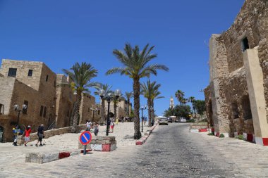 Tel Aviv - Yafa, İsrail - 29 Nisan 2017: Merdivenlerden Kedumim Meydanı ve St Peter's Kilisesi eski şehir Yafa'nın İsrail'in neden