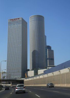 Tel Aviv, İsrail - 29 Nisan 2017: Tel Aviv İsrail'in Modern gökdelenler