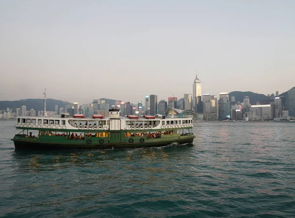 2019年11月8日 香港的星轮 星轮是一个客轮服务运营商和旅游景点 它的主要路线是运送乘客穿过维多利亚港 — 图库照片