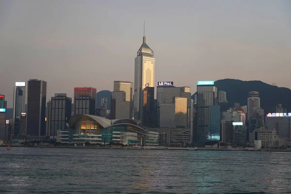 日落时分的香港天空 — 图库照片