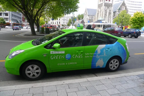 Christchurch New Zealand January 2009 Green Cabs Environmentally Friendly Taxi — Stock Photo, Image