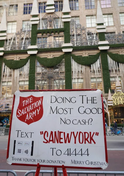New York December 2019 Salvation Army Sign Red Kettle Collections — Stock Photo, Image