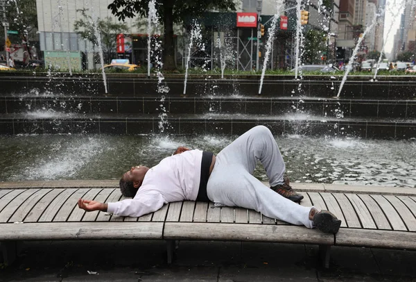 New York July 2019 Homeless Man Columbus Circle Midtown Manhattan — Stock Photo, Image