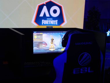 Melbourne, Avustralya - 27 Ocak 2019: Fortnite yaz Smash Avustralya Açık 2019 içinde Melbourne sırasında yüzlerce Fortnite oyuncular rekabet. Epic Games tarafından geliştirilen ve 2017 yılında yayımlanan bir online video oyunu Fortnite olduğunu