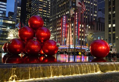 New York - 5 Aralık 2019: New York City yakınlarındaki Rockefeller Center 'daki Radio City Music Hall