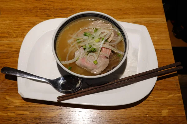 Pho Suppe Mit Rindfleisch Traditionelles Vietnamesisches Gericht — Stockfoto