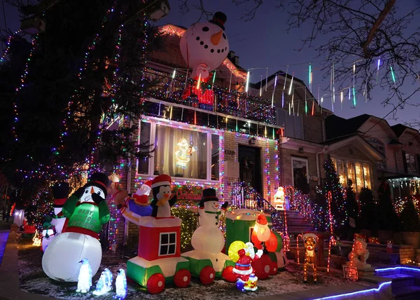 Brooklyn Nueva York Diciembre 2019 Exhibición Luces Decorativas Casas Navidad —  Fotos de Stock