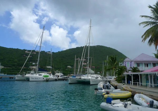 Tortola Brittiska Jungfruöarna Juni 2010 Segelbåtar Dockade Vid Soper Hole — Stockfoto