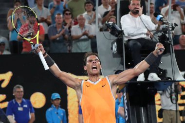 Melbourne, Avustralya - 25 Ocak 2019: 17 Grand Slam şampiyonu İspanyol Rafael Nadal, Melbourne Park 'ta oynanan 2019 Avustralya Açık' taki yarı final karşılaşmasından sonra zaferini kutladı.