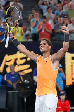 Melbourne, Avustralya - 25 Ocak 2019: 17 Grand Slam şampiyonu İspanyol Rafael Nadal, Melbourne Park 'ta oynanan 2019 Avustralya Açık' taki yarı final karşılaşmasından sonra zaferini kutladı.
