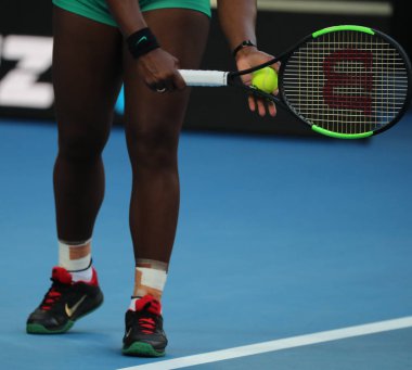 Melbourne, Avustralya - 23 Ocak 2019 Avustralya Açık, Melbourne Park 'ta oynanan maçta ABD' li Grand Slam şampiyonu Serena Williams Wilson tenis raketi ile oynadı.