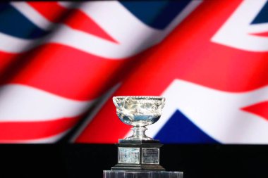 Melbourne, Avustralya - 27 Ocak 2019: Avustralya Açık Erkekler Tek Erkekler Kupası, Norman Brookes Challenge Kupası, Melbourne Park 'taki Rod Laver Arena' da 2019 Avustralya Açık kupa sunumu sırasında