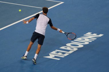 Melbourne, Avustralya - 21 Ocak 2019: Profesyonel tenisçi Pablo Carreno Busta Melbourne Park 'ta oynanan 2019 Avustralya Açık çeyrek final karşılaşmasında