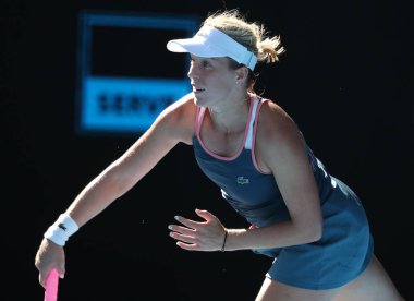 Melbourne, Avustralya - 22 Ocak 2019: Profesyonel tenis oyuncusu Anastasia Pavlyuchenkova, Melbourne Park 'ta oynanan 2019 Avustralya Açık' ta oynanan çeyrek final karşılaşmasında