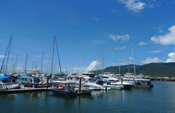 Cairns Australien März 2011 Boote Machen Cairns Marlin Marina Australischen — Stockfoto