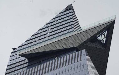 New York - 12 Mart 2020: Sınır gözlem güvertesi Manhattan, New York 'taki Hudson Yards' da açıldı. Batı Yarımküre 'deki en uzun gözlem güvertesidir.. 