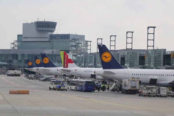 Frankfurt Germany April 2017 Lufthansa Plane Tarmac Frankfurt Main Airport — Zdjęcie stockowe