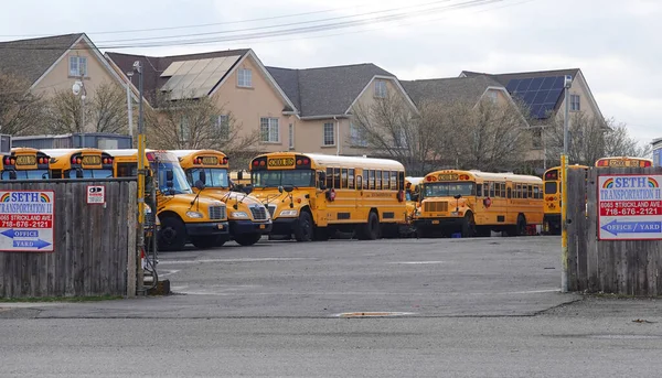 Brooklyn Nueva York Marzo 2020 Autobuses Escolares Estacionados Patio Brooklyn — Foto de Stock