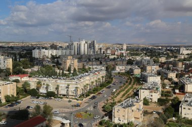 Beer SHEBA, ISRAEL - 28 Kasım 2014: Biranın havadan görünüşü. Beer Sheba, İsrail 'in güneyindeki Negev çölünün en büyük şehridir.