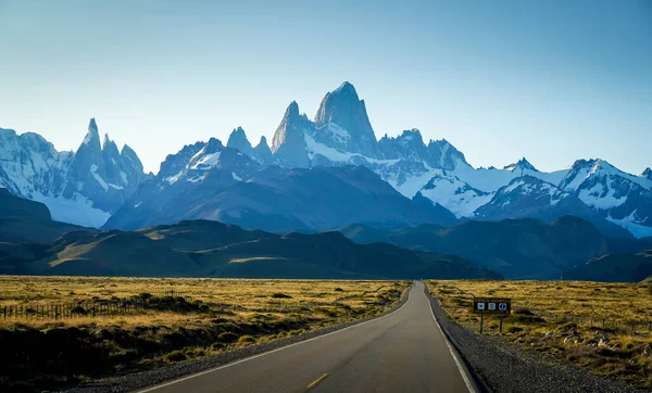 Ruta Panorámica Chalten Con Majestuoso Fitz Roy Mountain Patagonia Argentina —  Fotos de Stock